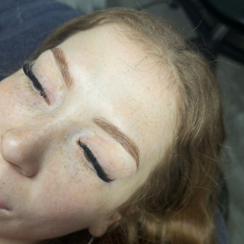 Brow lamination with wax